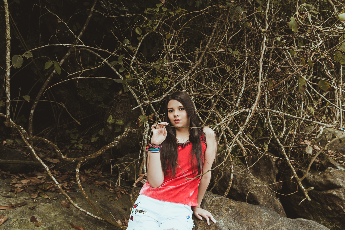 ensaio fotografico book debutante 15 anos na praia do Iporanga | inspiracao ideias criatividade poses modelo | fotografo em Guaruja Ton Prans Fotografia