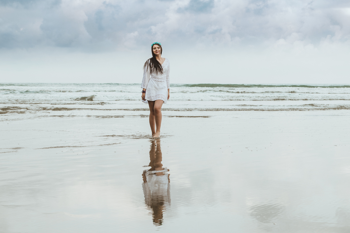 ensaio fotografico book debutante 15 anos na praia do Iporanga | inspiracao ideias criatividade poses modelo | fotografo em Guaruja Ton Prans Fotografia
