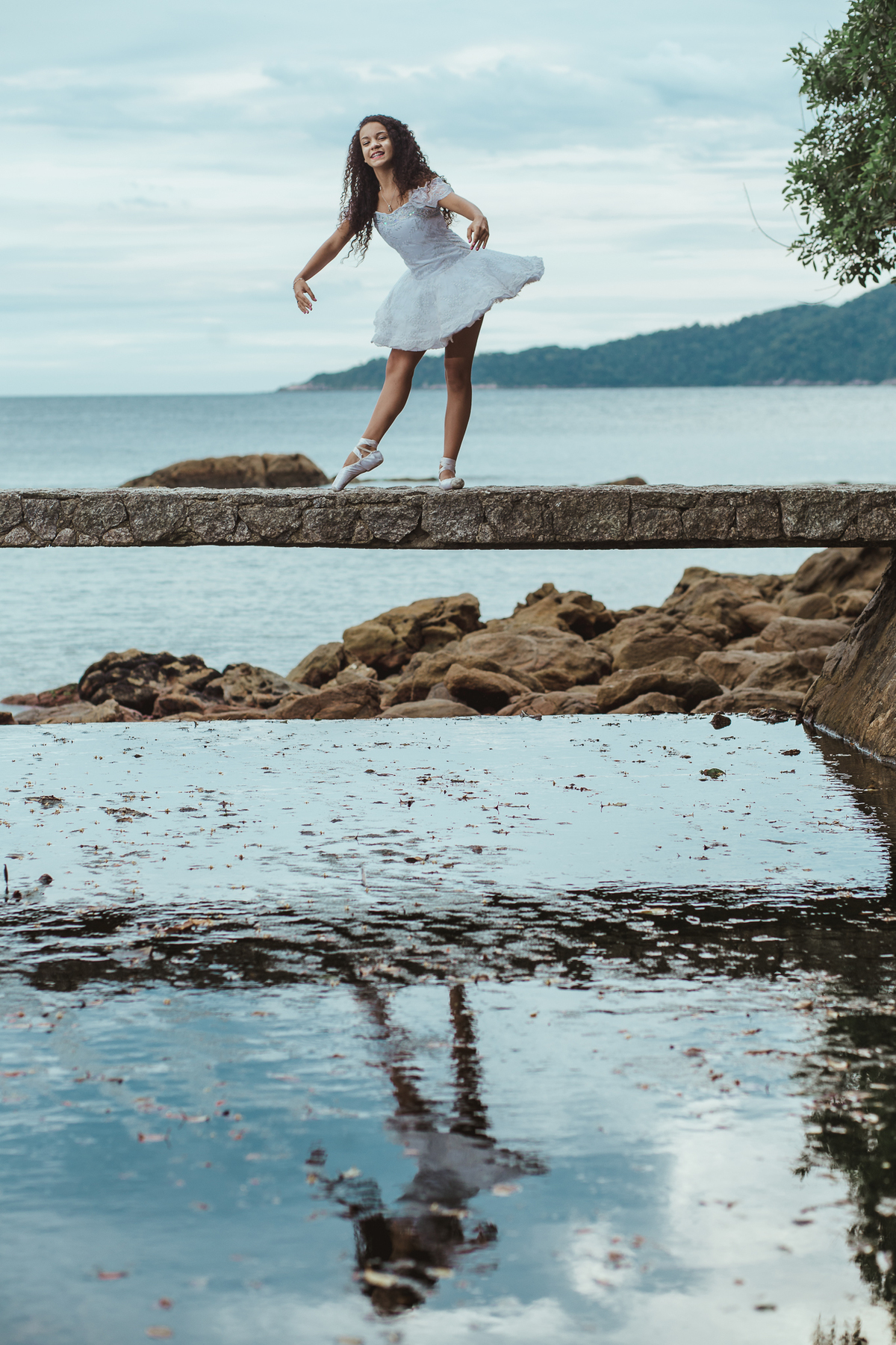 ensaio fotografico book debutante 15 anos na praia de Sao Pedro e Conchas | inspiracao ideias criatividade poses modelo bale ballet danca | fotografo em Guaruja Ton Prans Fotografia