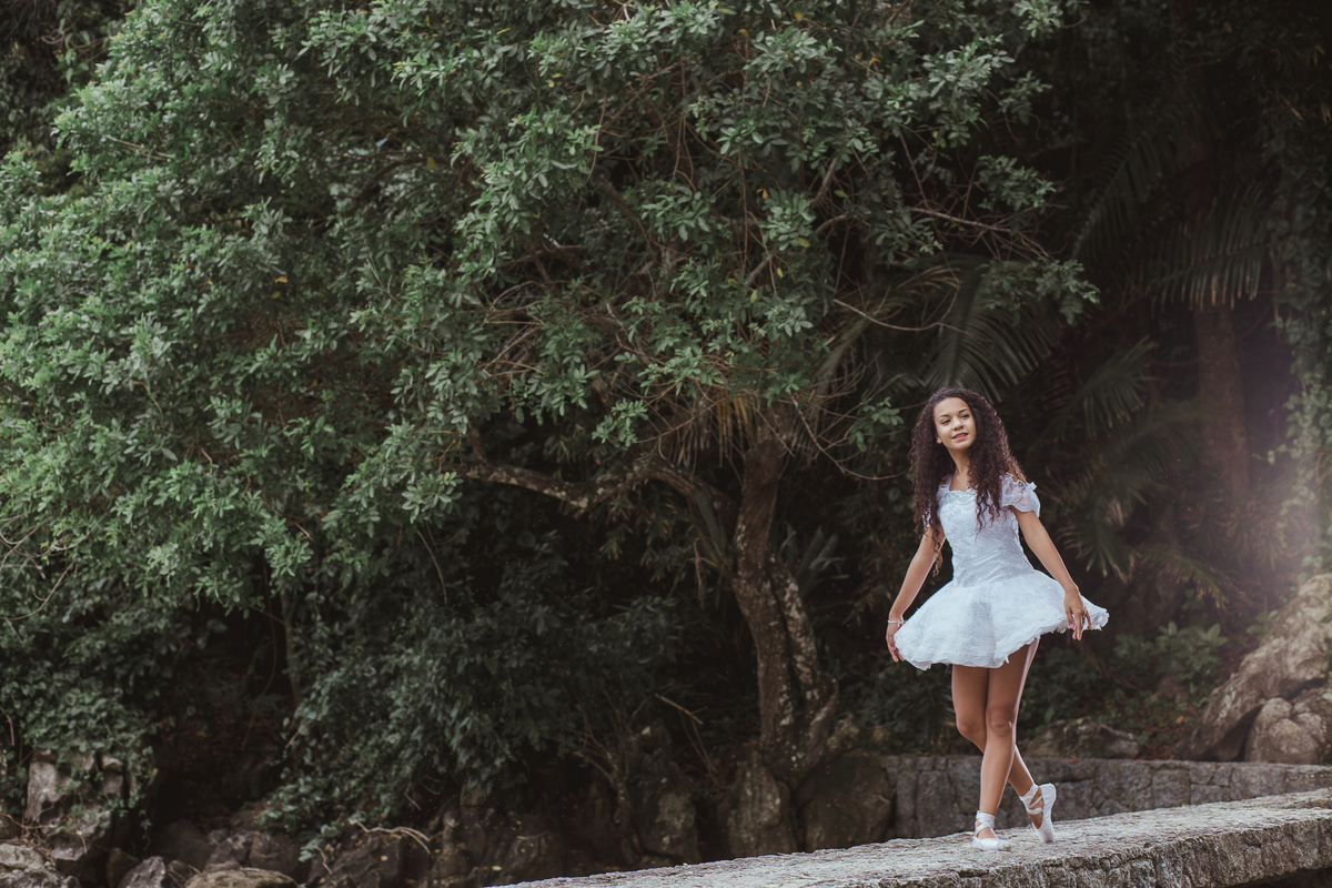 ensaio fotografico book debutante 15 anos na praia de Sao Pedro e Conchas | inspiracao ideias criatividade poses modelo bale ballet danca | fotografo em Guaruja Ton Prans Fotografia