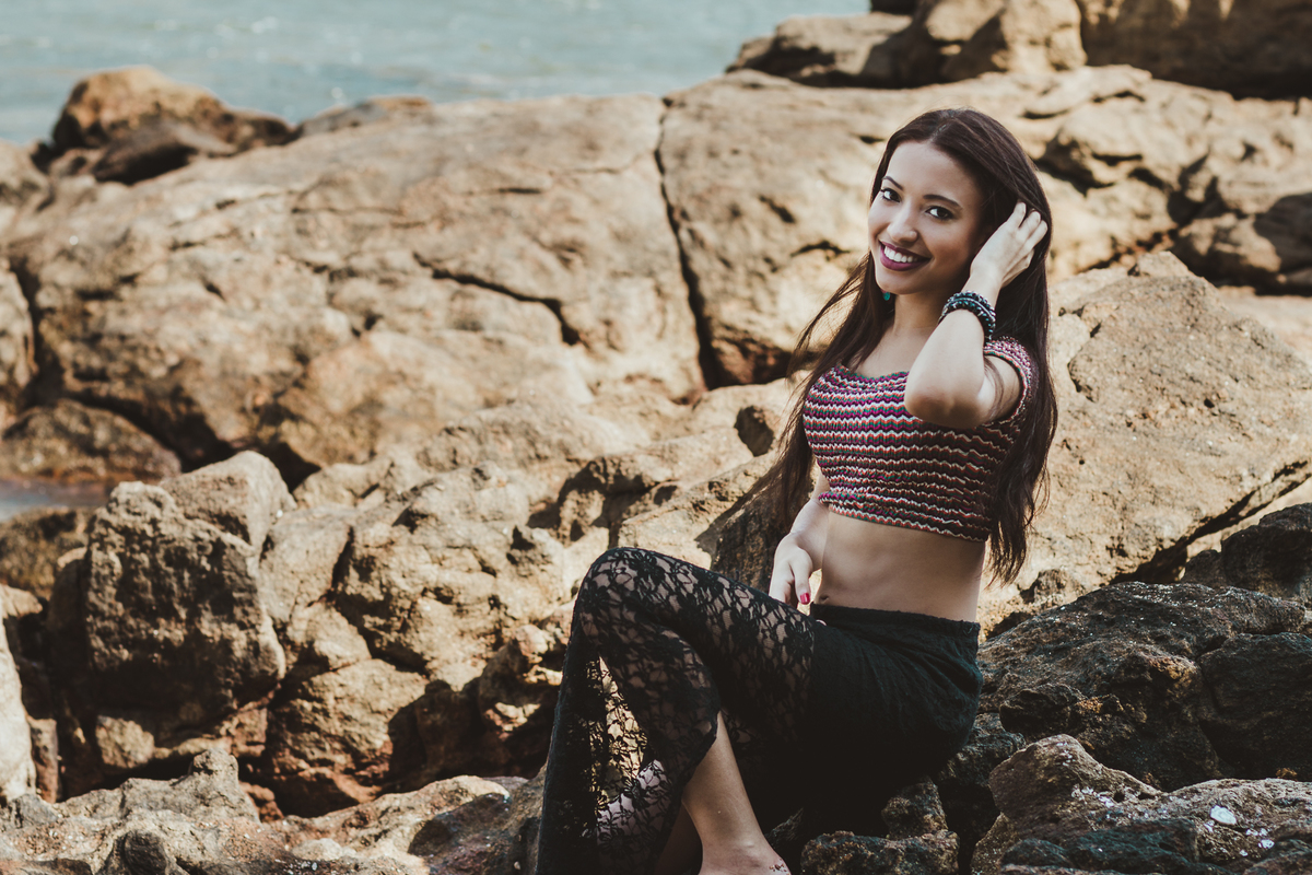 ensaio fotografico book 18 anos na Praia Conchas | inspiracao ideias criatividade poses modelo | fotografo em Guaruja Ton Prans Fotografia