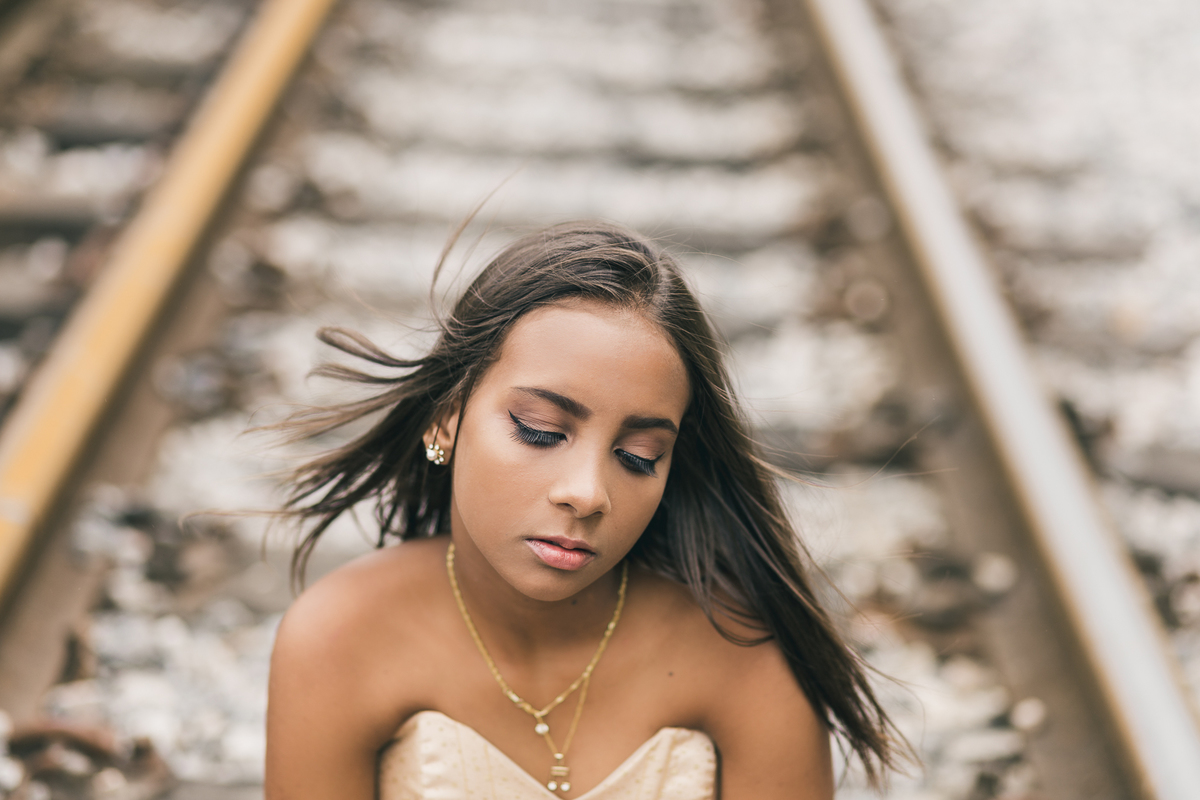 Ton Prans Fotografia | Ensaio debutante 15 anos da Fernanda no centro de Santos, Bonde Turístico, Museu do Pelé e Bolsa do Café