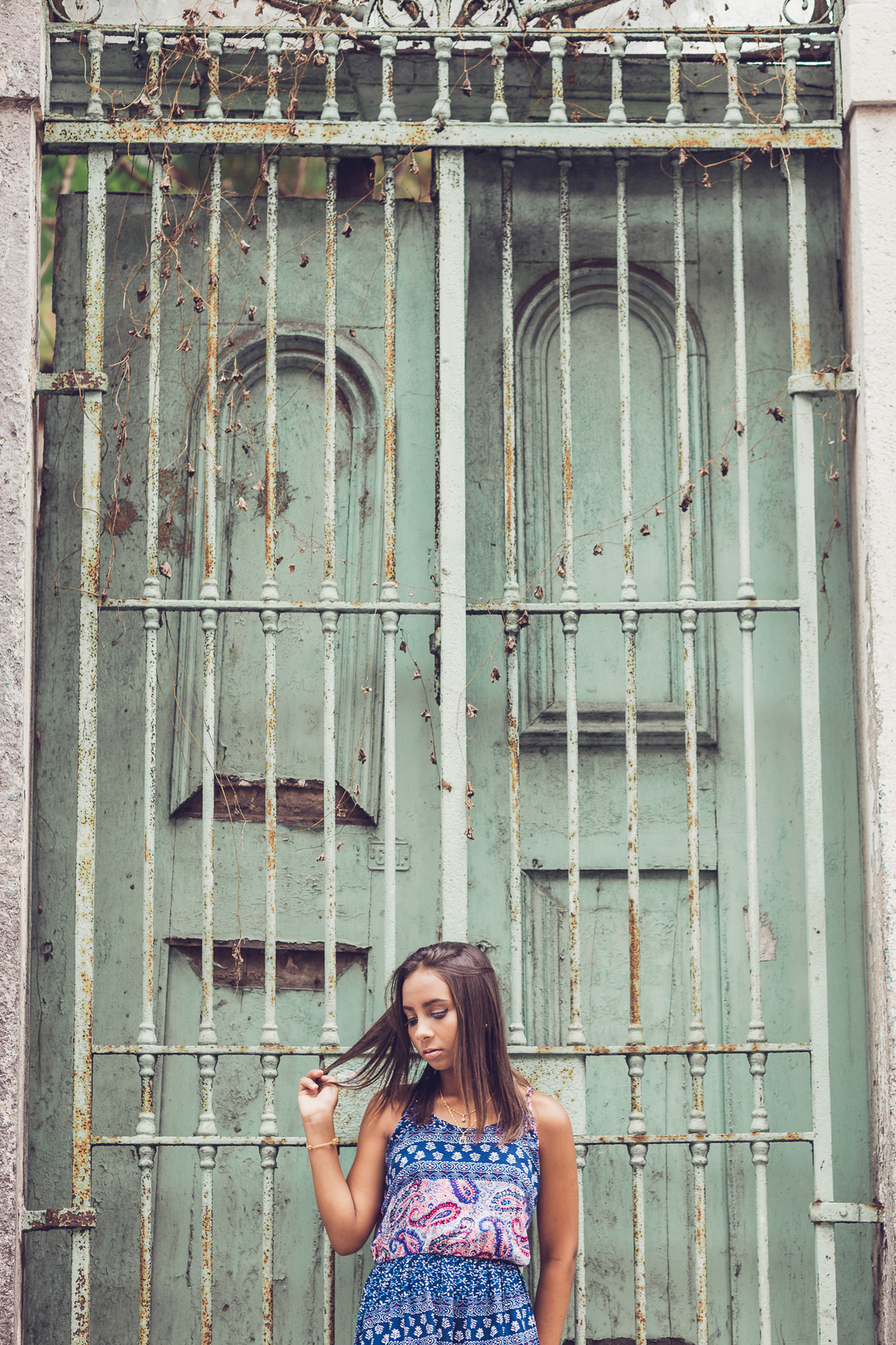 ensaio fotografico book debutante 15 anos no centro de Santos, Bonde, Museu do Pele e Bolsa do Cafe | inspiracao ideias criatividade poses modelo | fotografo em Guaruja Ton Prans Fotografia