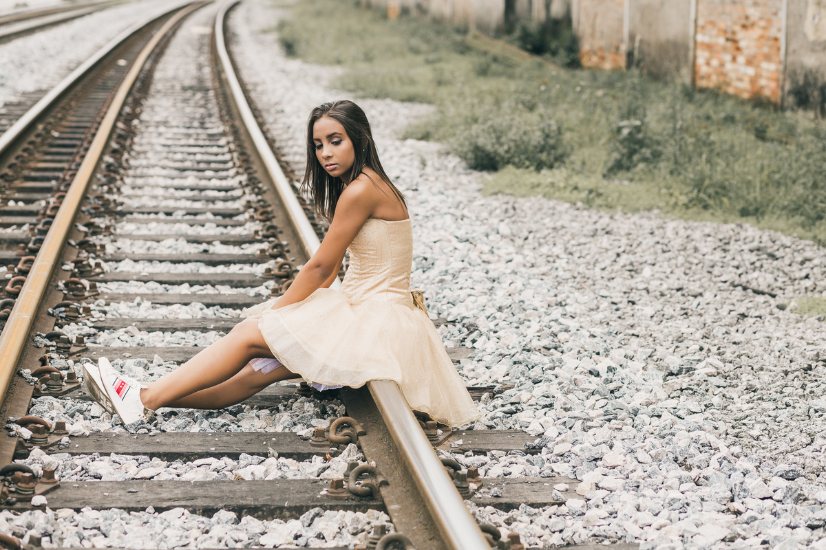 Ton Prans Fotografia | Ensaio debutante 15 anos da Fernanda no centro de Santos, Bonde Turístico, Museu do Pelé e Bolsa do Café