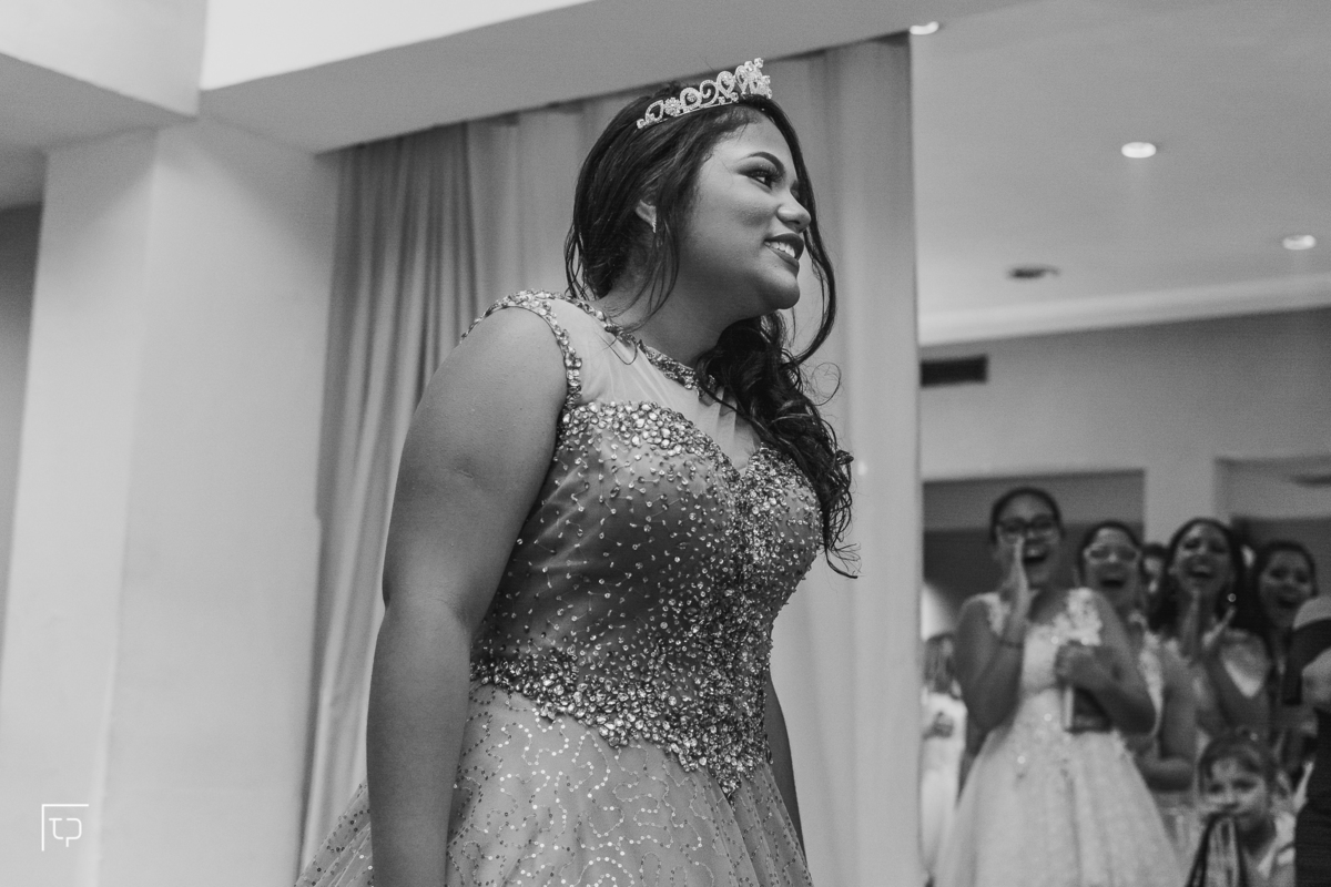 festa aniversario debutante 15 anos Buffet Mario em Santos | sonho de princesa valsa cerimonia vestido inspiracao ideias criatividade decoracao | fotografo em Guaruja Ton Prans Fotografia