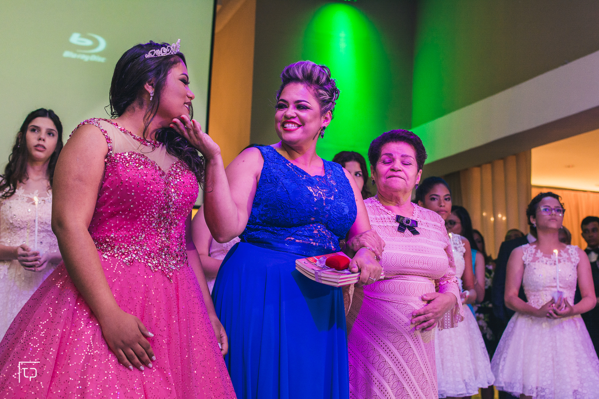 festa aniversario debutante 15 anos Buffet Mario em Santos | sonho de princesa valsa cerimonia vestido inspiracao ideias criatividade decoracao | fotografo em Guaruja Ton Prans Fotografia
