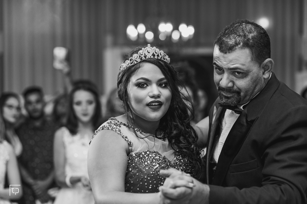 festa aniversario debutante 15 anos Buffet Mario em Santos | sonho de princesa valsa cerimonia vestido inspiracao ideias criatividade decoracao | fotografo em Guaruja Ton Prans Fotografia