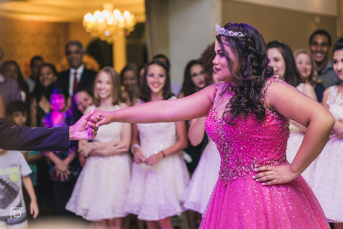 festa aniversario debutante 15 anos Buffet Mario em Santos | sonho de princesa valsa cerimonia vestido inspiracao ideias criatividade decoracao | fotografo em Guaruja Ton Prans Fotografia