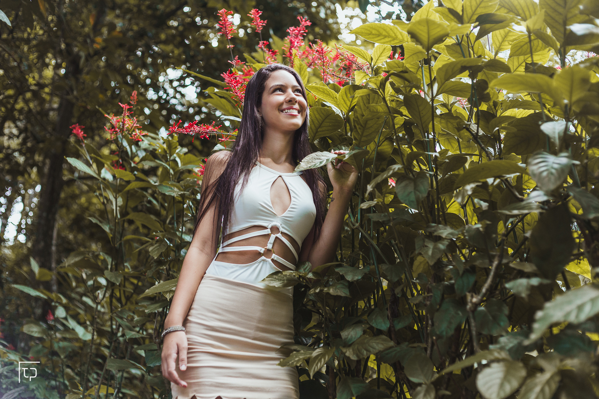 ensaio fotografico book debutante 15 anos na praia das Conchas e Iporanga | inspiracao ideias criatividade poses modelo | fotografo em Guaruja Ton Prans Fotografia