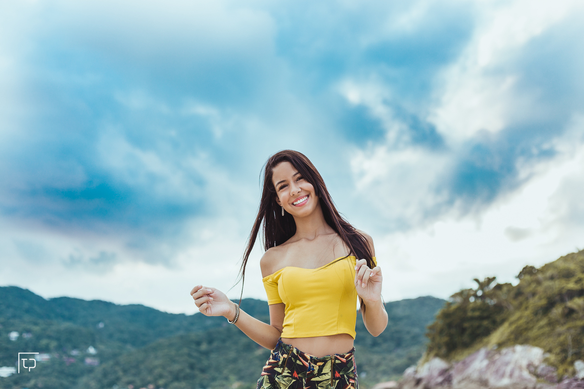ensaio fotografico book debutante 15 anos na praia das Conchas e Iporanga | inspiracao ideias criatividade poses modelo | fotografo em Guaruja Ton Prans Fotografia
