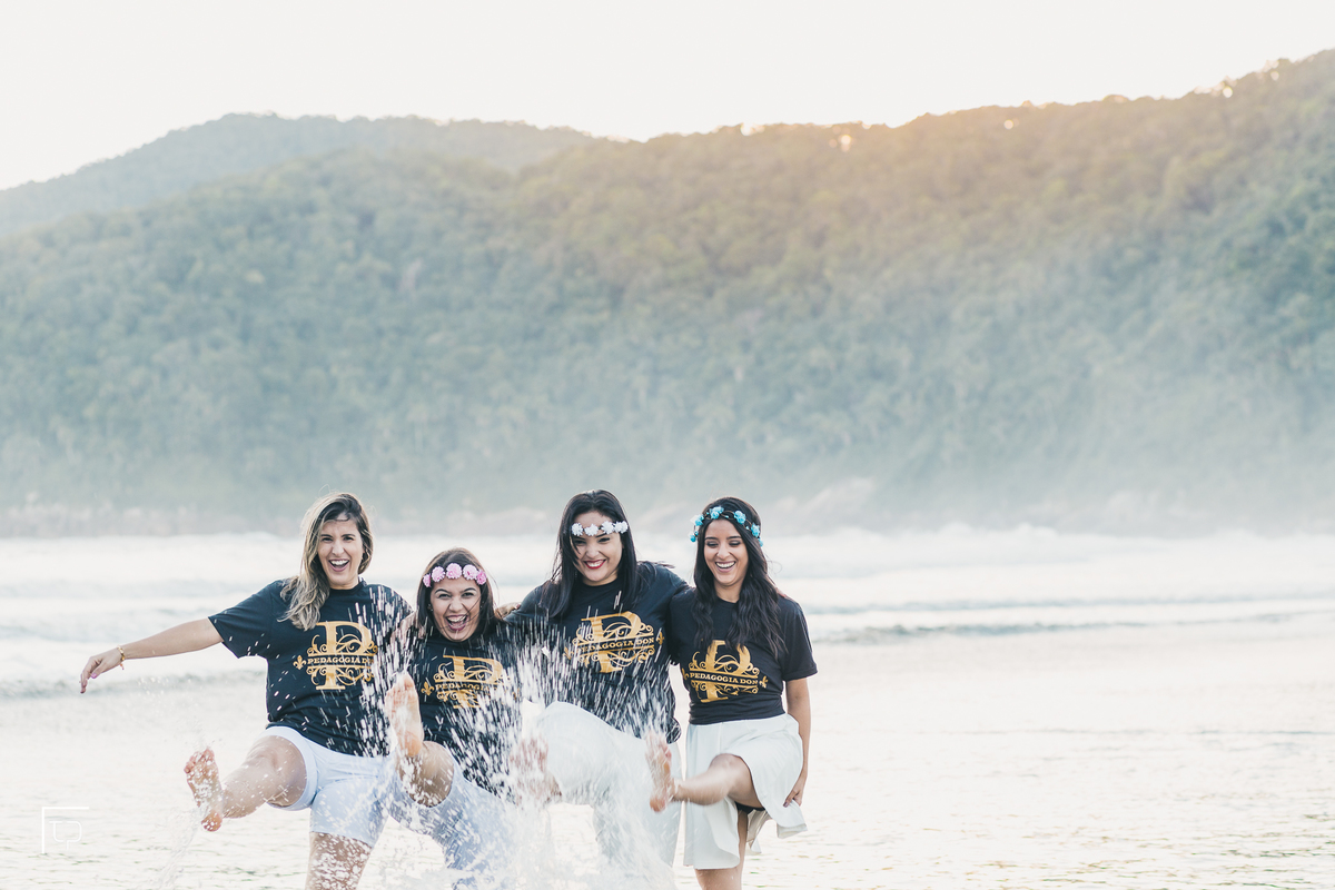 Ton Prans Fotografia | Ensaio Formatura Pedagogia Don Domenico FECLE Guarujá Faculdade Formandos Universidade  Universitário Festa Praia
