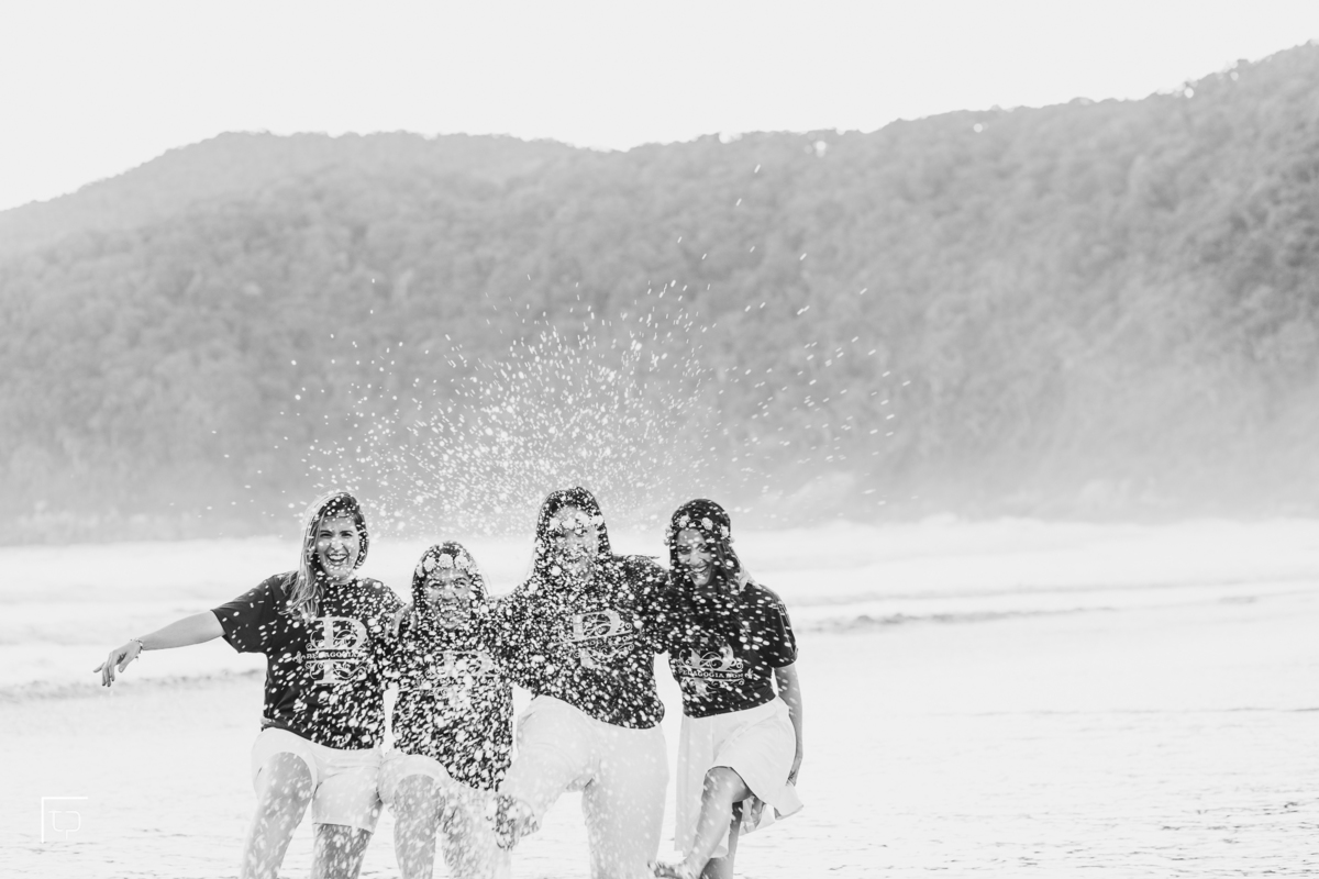 Ton Prans Fotografia | Ensaio Formatura Pedagogia Don Domenico FECLE Guarujá Faculdade Formandos Universidade  Universitário Festa Praia