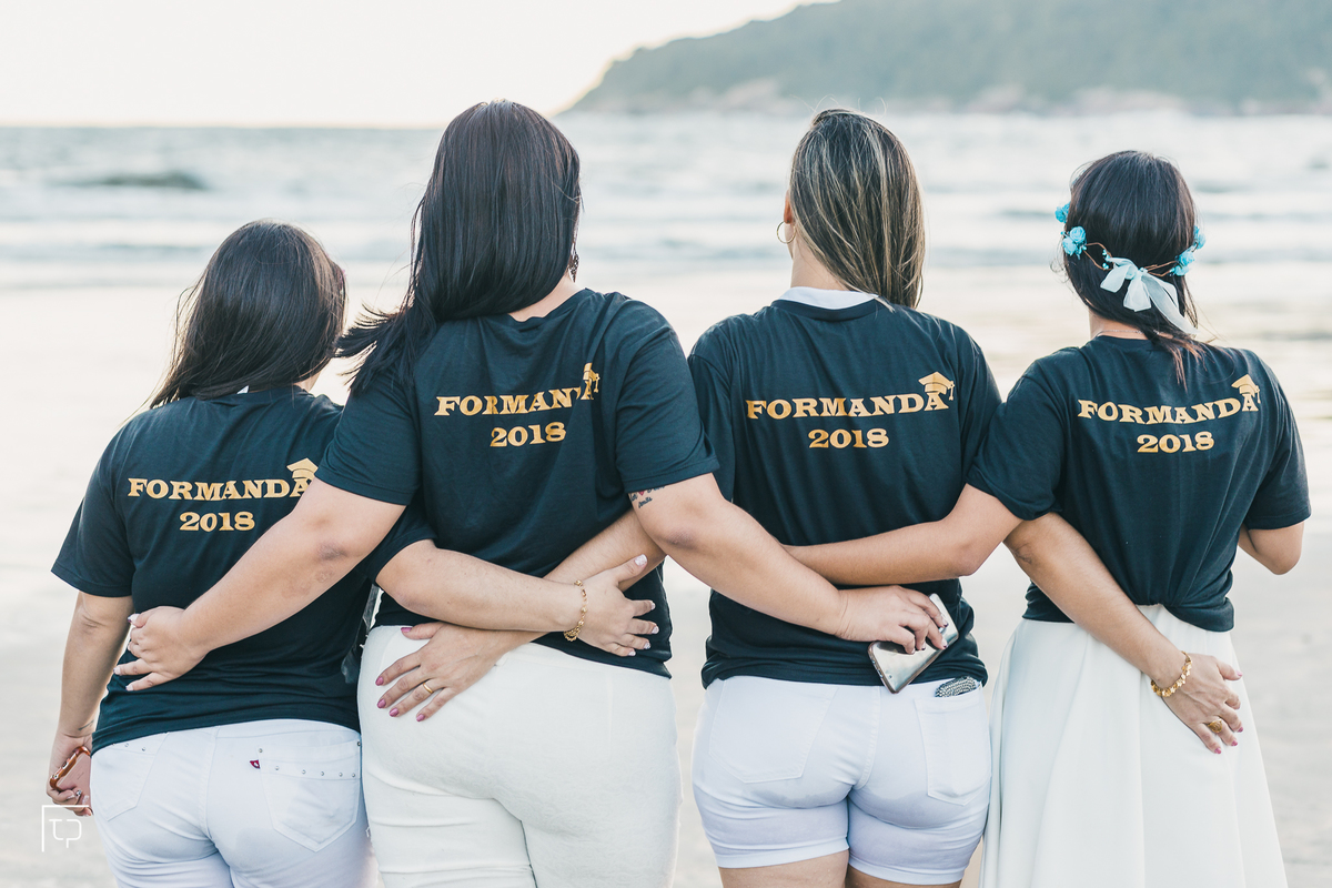 Ton Prans Fotografia | Ensaio Formatura Pedagogia Don Domenico FECLE Guarujá Faculdade Formandos Universidade  Universitário Festa Praia