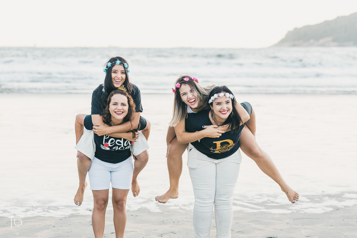 Ton Prans Fotografia | Ensaio Formatura Pedagogia Don Domenico FECLE Guarujá Faculdade Formandos Universidade  Universitário Festa Praia