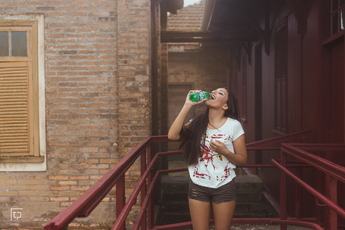 ensaio fotografico book debutante 15 anos Paranapiacaba em Santo Andre | inspiracao ideias criatividade poses modelo | fotografo em Guaruja Ton Prans Fotografia