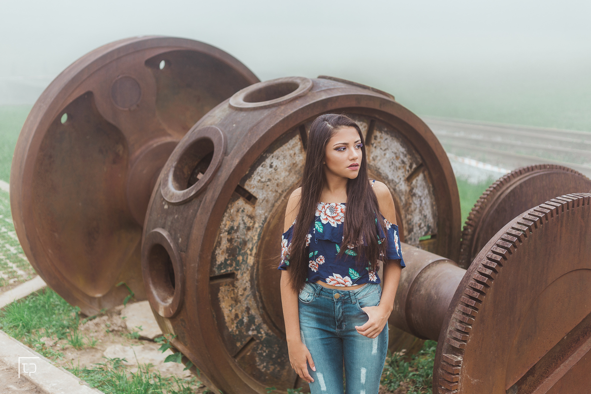 ensaio fotografico book debutante 15 anos Paranapiacaba em Santo Andre | inspiracao ideias criatividade poses modelo | fotografo em Guaruja Ton Prans Fotografia