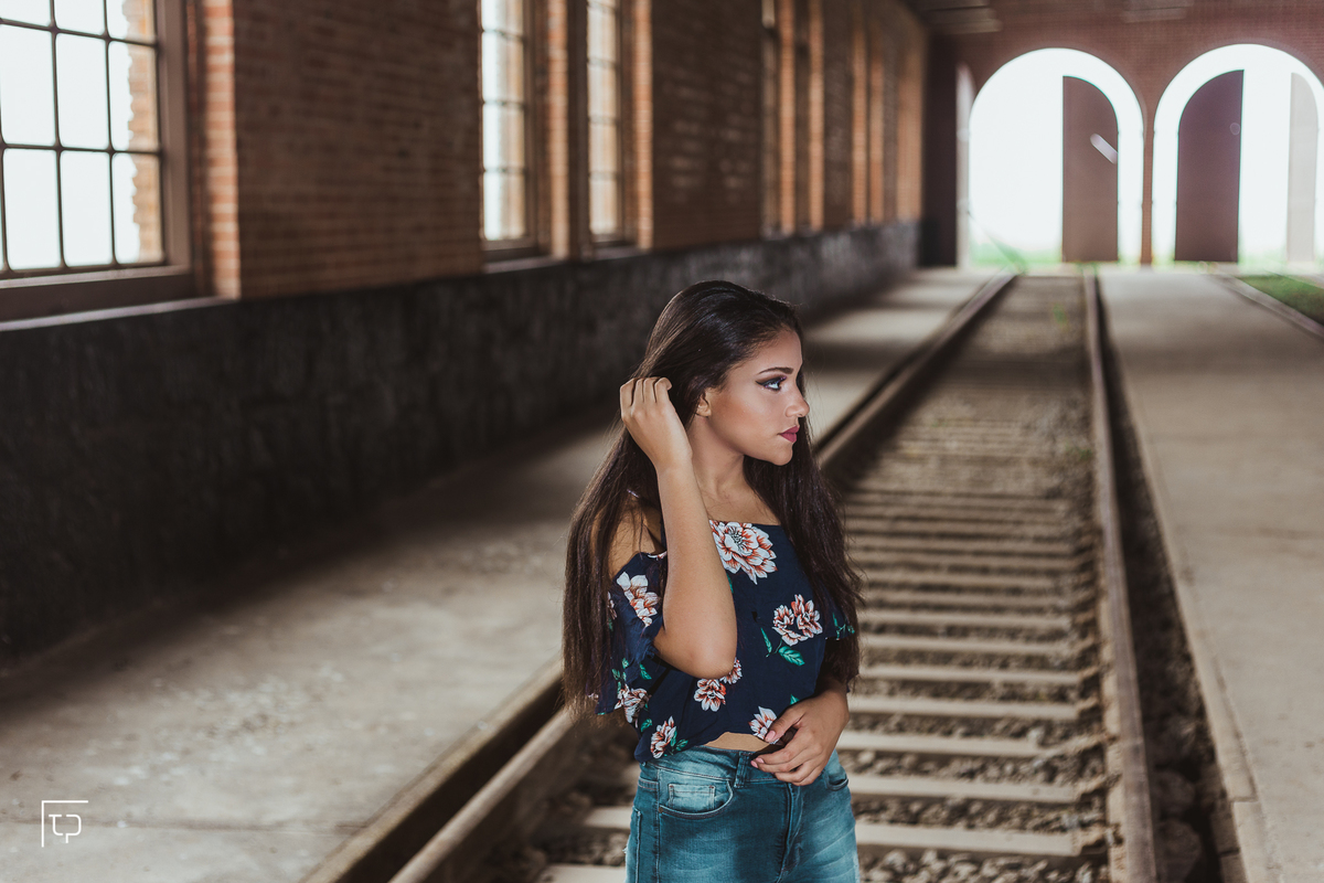ensaio fotografico book debutante 15 anos Paranapiacaba em Santo Andre | inspiracao ideias criatividade poses modelo | fotografo em Guaruja Ton Prans Fotografia