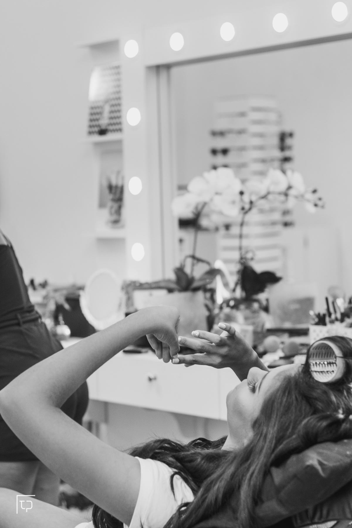 making of debutante 15 anos Ateliê Cíntia Sierpinski e Dani Lino | maquiagem makeup make delineado batom | fotografo em Guaruja Ton Prans Fotografia