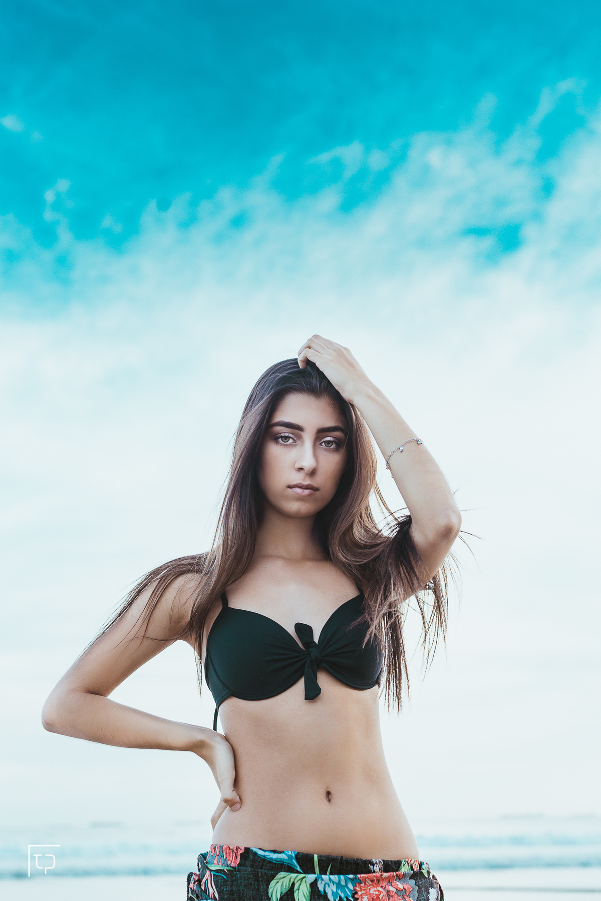 ensaio fotografico book debutante 15 anos na praia do guaiuba | inspiracao ideias criatividade poses modelo | fotografo em Guaruja Ton Prans Fotografia