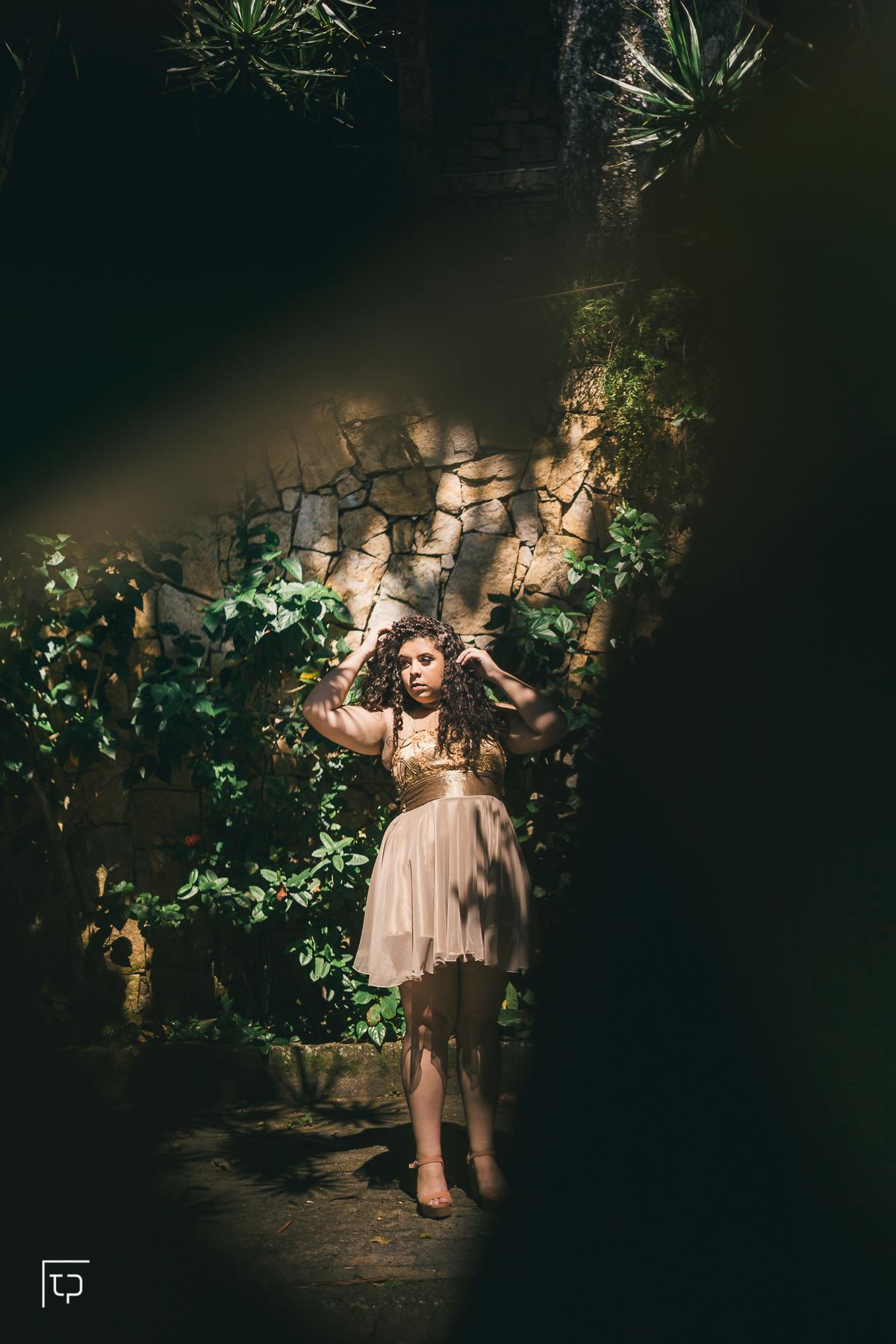 ensaio fotografico book debutante 15 anos na praia do guaiuba | inspiracao ideias criatividade poses modelo | fotografo em Guaruja Ton Prans Fotografia