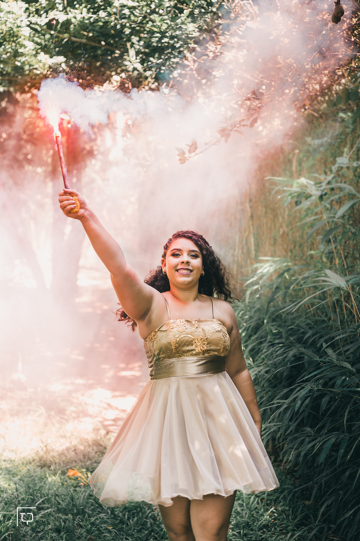 ensaio fotografico book debutante 15 anos na praia do guaiuba | inspiracao ideias criatividade poses modelo | fotografo em Guaruja Ton Prans Fotografia