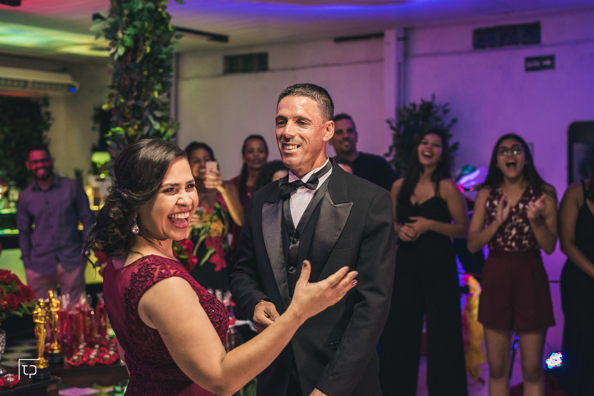 festa aniversario debutante 15 anos no Johnny Festas | sonho de princesa valsa cerimonia vestido inspiracao ideias criatividade decoracao | fotografo em Guaruja Ton Prans Fotografia