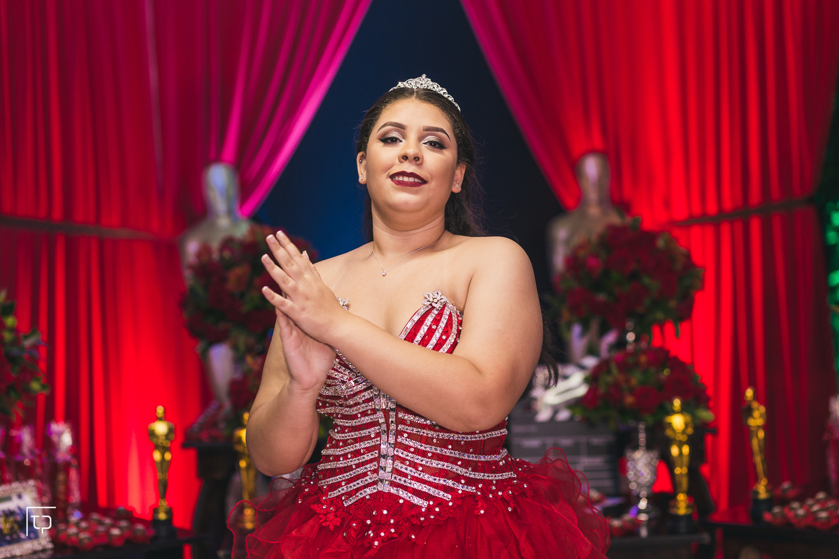 festa aniversario debutante 15 anos no Johnny Festas | sonho de princesa valsa cerimonia vestido inspiracao ideias criatividade decoracao | fotografo em Guaruja Ton Prans Fotografia