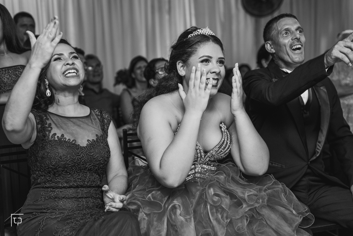 festa aniversario debutante 15 anos no Johnny Festas | sonho de princesa valsa cerimonia vestido inspiracao ideias criatividade decoracao | fotografo em Guaruja Ton Prans Fotografia