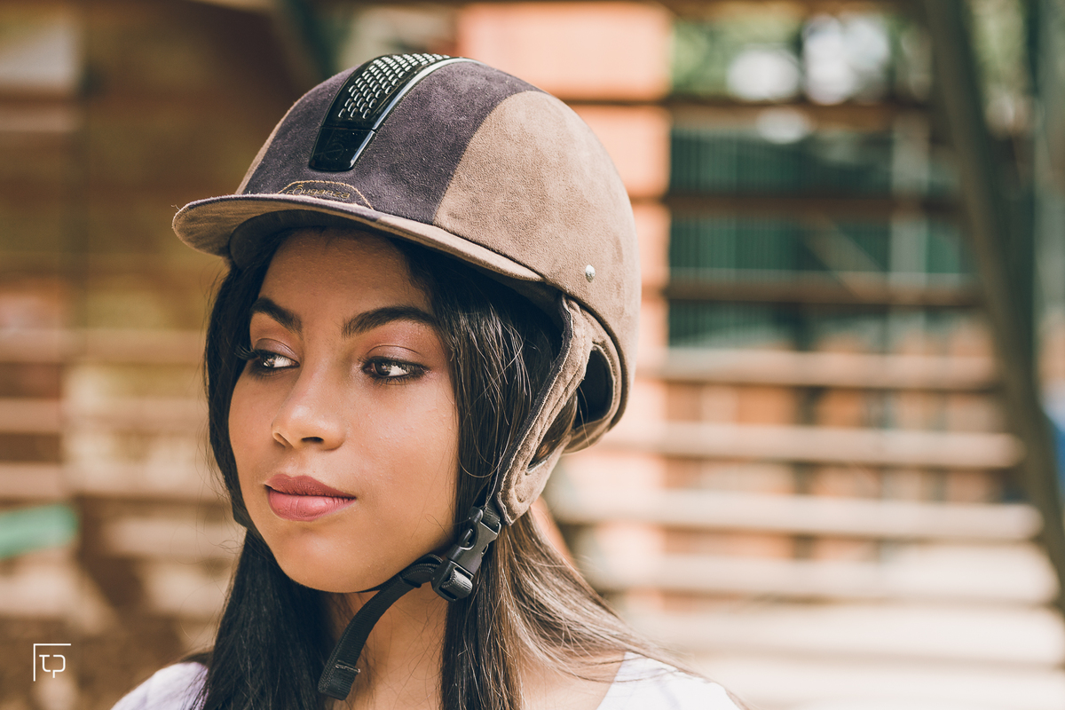 ensaio fotografico book debutante 15 anos no Centro Hipico Santista | cavalos estábulo montaria inspiracao ideias criatividade poses modelo | fotografo em Guaruja Ton Prans Fotografia