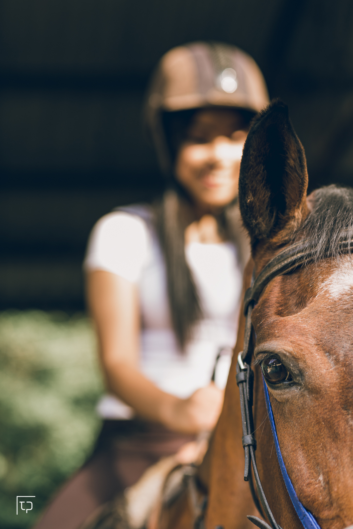 ensaio fotografico book debutante 15 anos no Centro Hipico Santista | cavalos estábulo montaria inspiracao ideias criatividade poses modelo | fotografo em Guaruja Ton Prans Fotografia