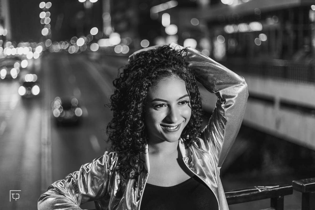 ensaio fotografico book debutante 15 anos beco do batman e avenida paulisa | inspiracao ideias criatividade poses modelo | fotografo em Guaruja Ton Prans Fotografia