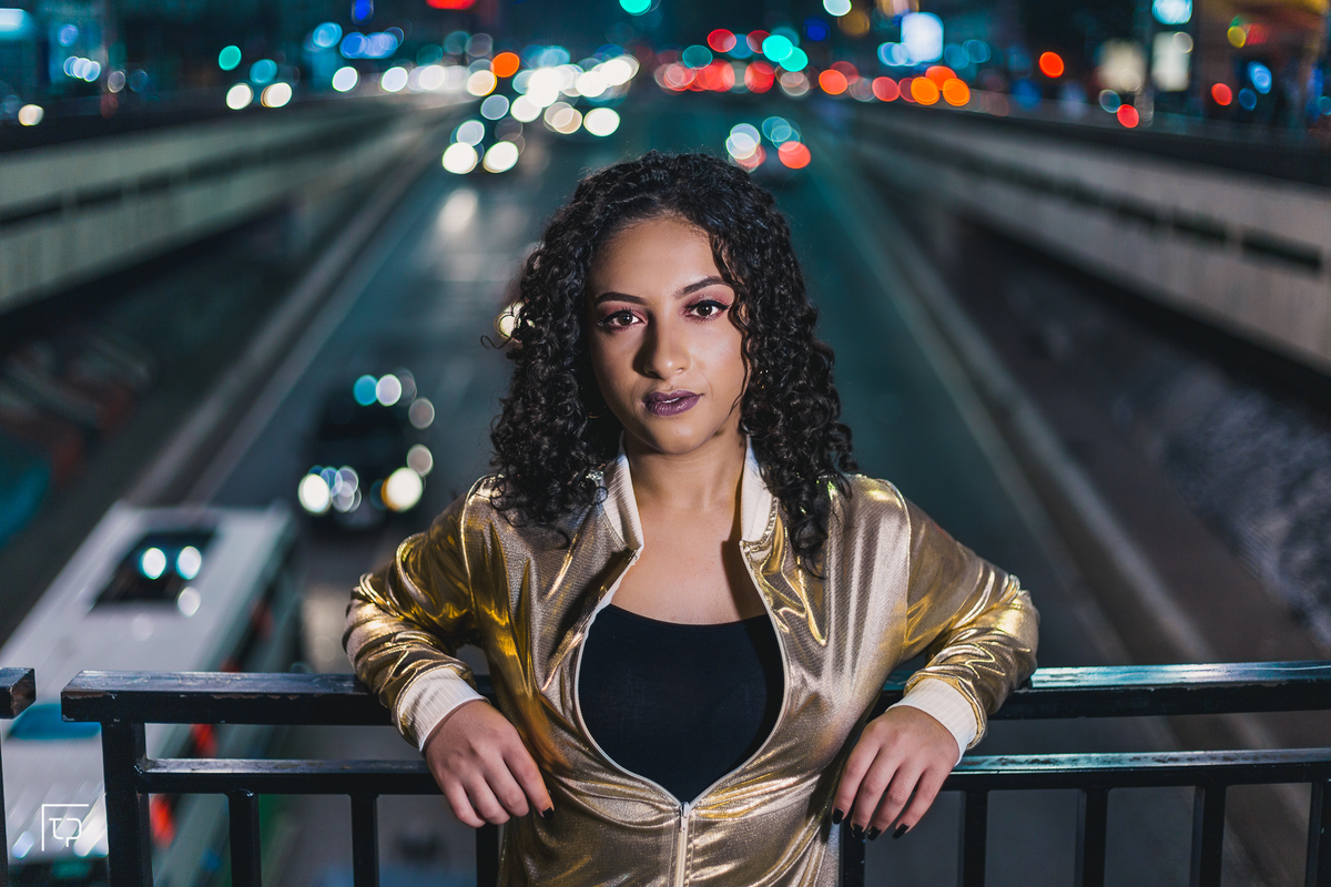 ensaio fotografico book debutante 15 anos beco do batman e avenida paulisa | inspiracao ideias criatividade poses modelo | fotografo em Guaruja Ton Prans Fotografia