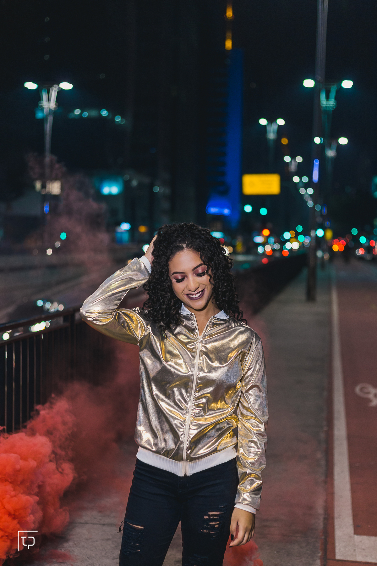 ensaio fotografico book debutante 15 anos beco do batman e avenida paulisa | inspiracao ideias criatividade poses modelo | fotografo em Guaruja Ton Prans Fotografia