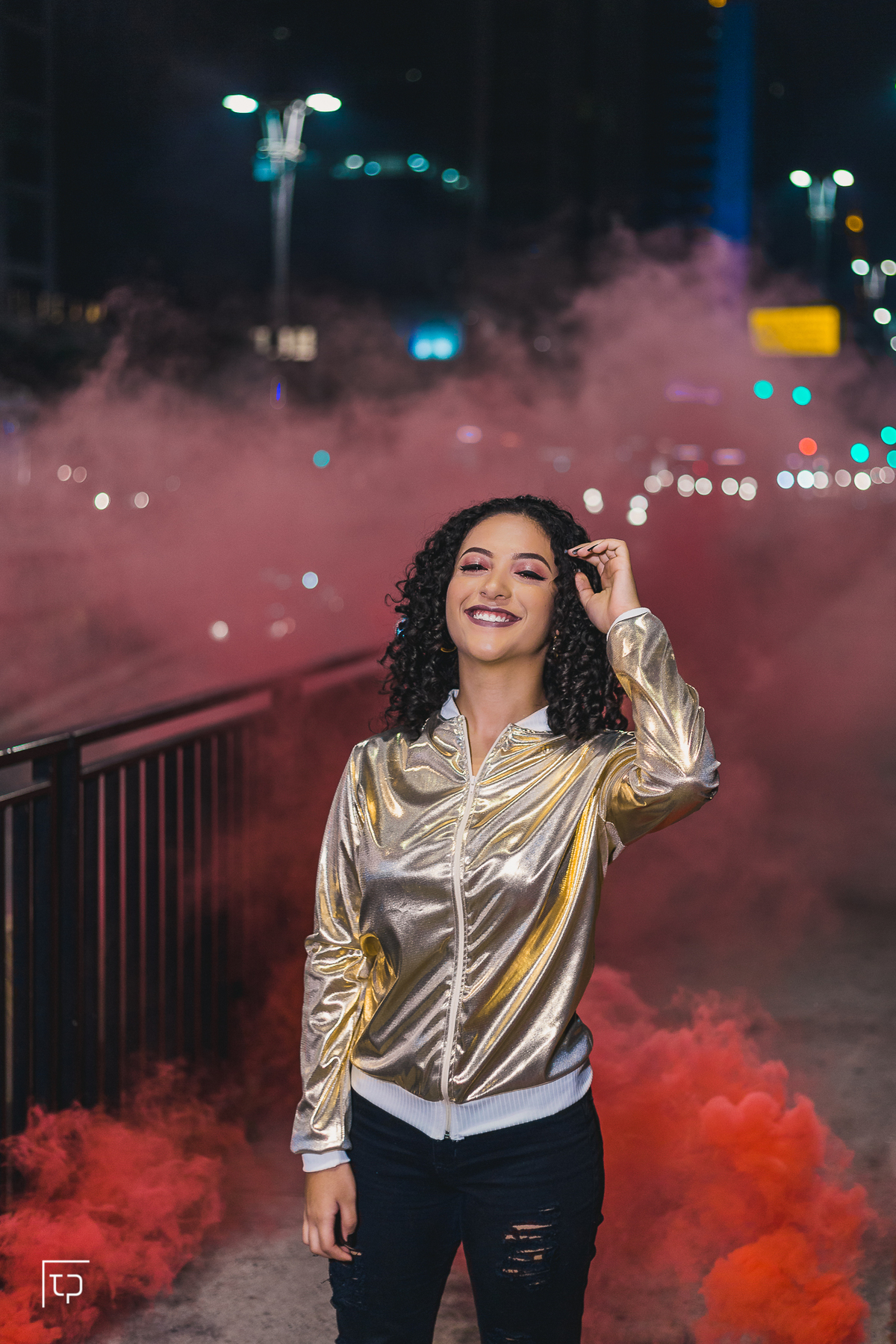 ensaio fotografico book debutante 15 anos beco do batman e avenida paulisa | inspiracao ideias criatividade poses modelo | fotografo em Guaruja Ton Prans Fotografia