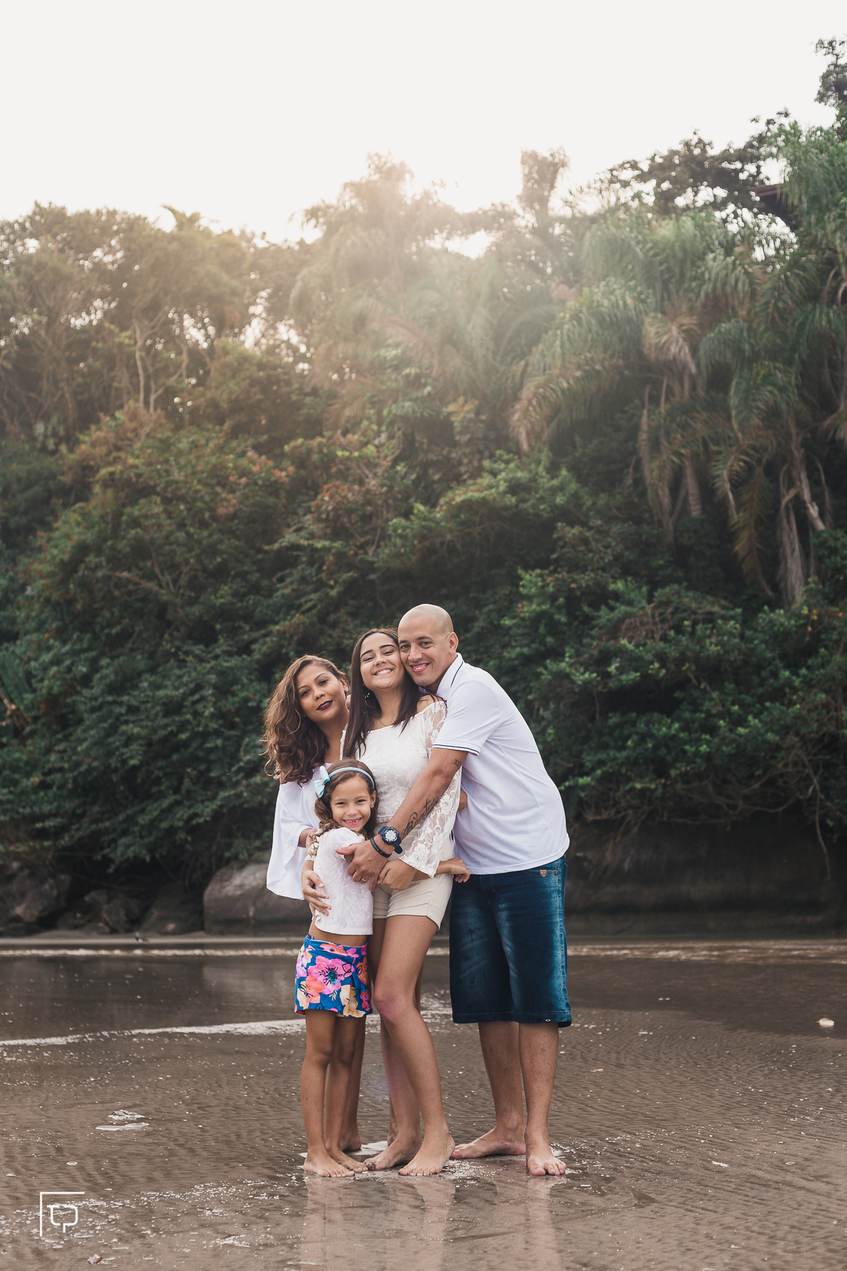 ensaio fotografico book debutante 15 anos na praia do Iporanga | inspiracao ideias criatividade poses modelo | fotografo em Guaruja Ton Prans Fotografia