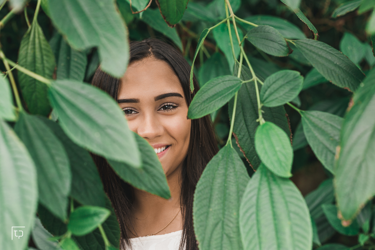 ensaio fotografico book debutante 15 anos na praia do Iporanga | inspiracao ideias criatividade poses modelo | fotografo em Guaruja Ton Prans Fotografia