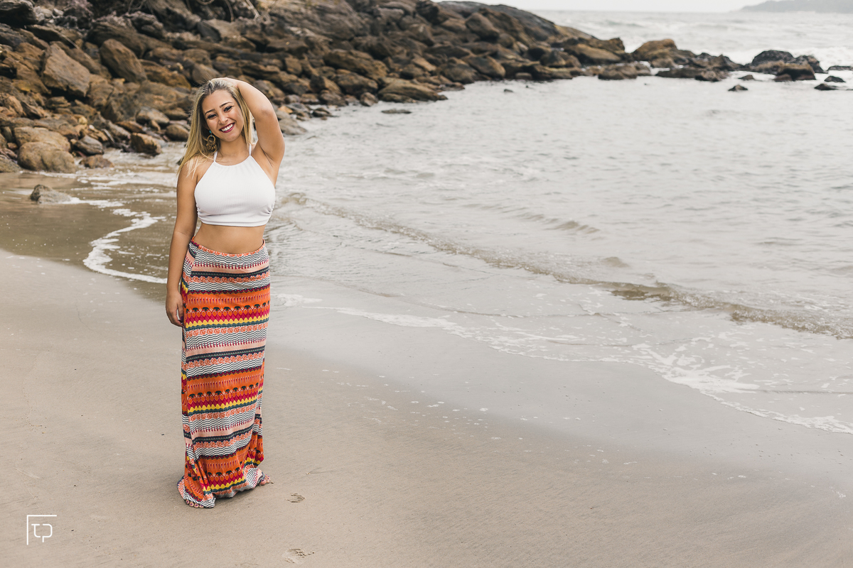 ensaio fotografico book debutante 15 anos praia das conchas | inspiracao ideias criatividade poses modelo | fotografo em Guaruja Ton Prans Fotografia