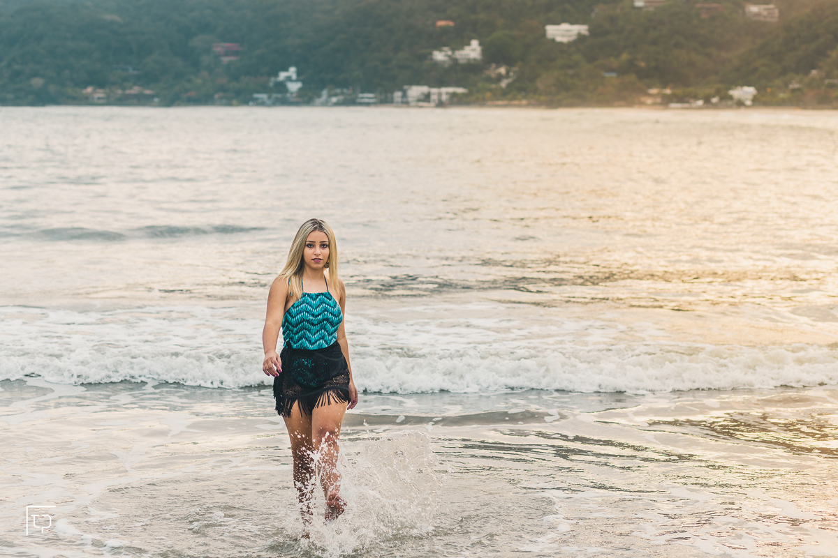 ensaio fotografico book debutante 15 anos praia das conchas | inspiracao ideias criatividade poses modelo | fotografo em Guaruja Ton Prans Fotografia