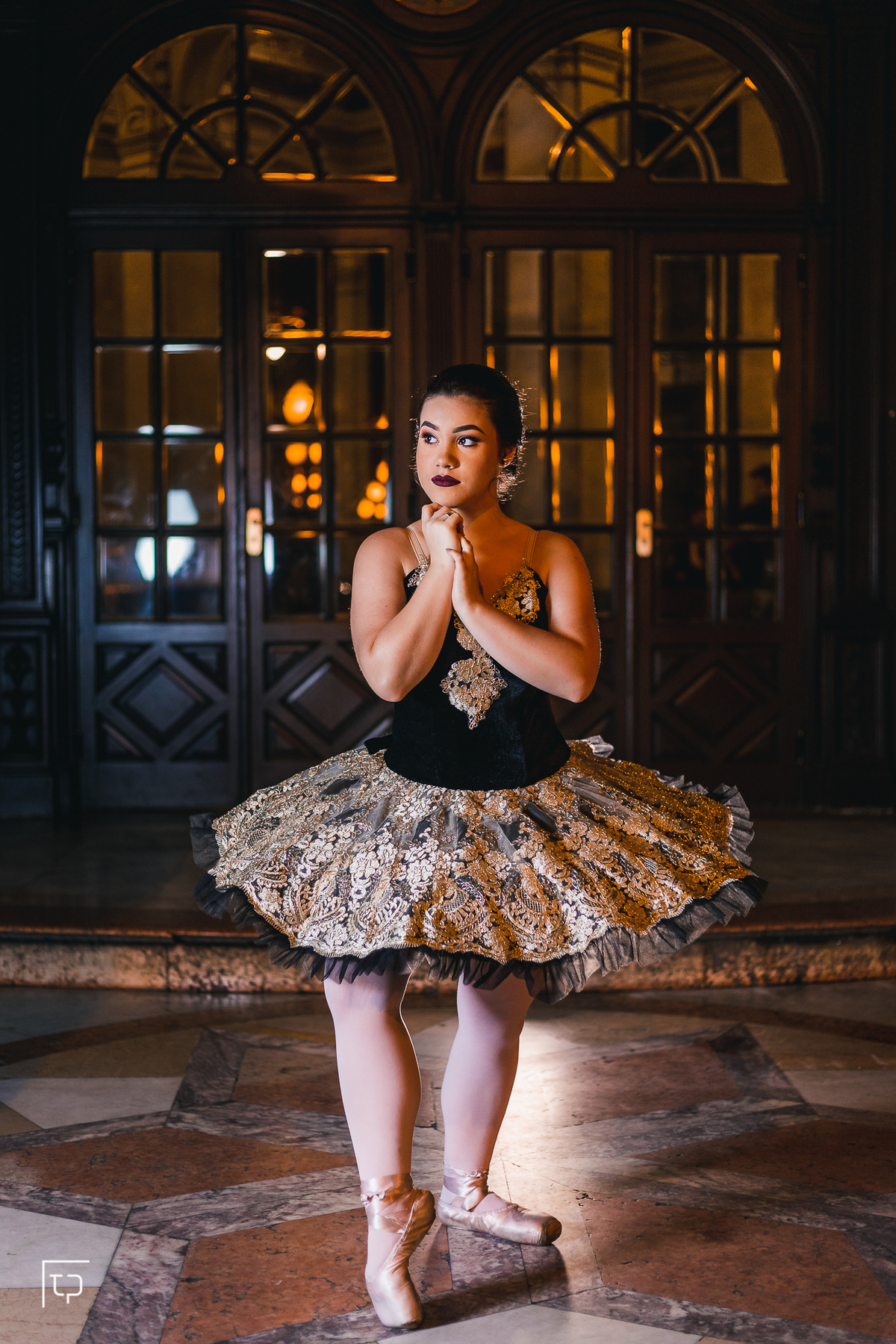 ensaio fotografico book debutante 15 anos centro Histórico de santos | ballet balé dança inspiracao ideias criatividade poses modelo | fotografo em Guaruja Ton Prans Fotografia