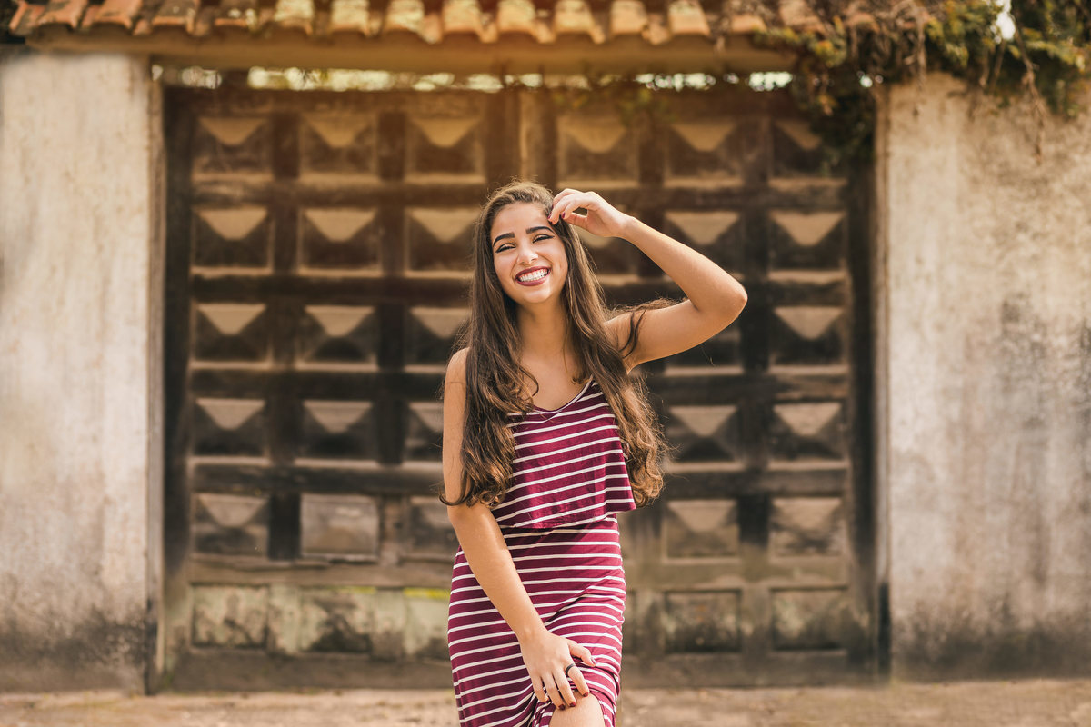 ensaio fotografico book debutante 15 anos na praia do guaiuba | inspiracao ideias criatividade poses modelo | fotografo em Guaruja Ton Prans Fotografia