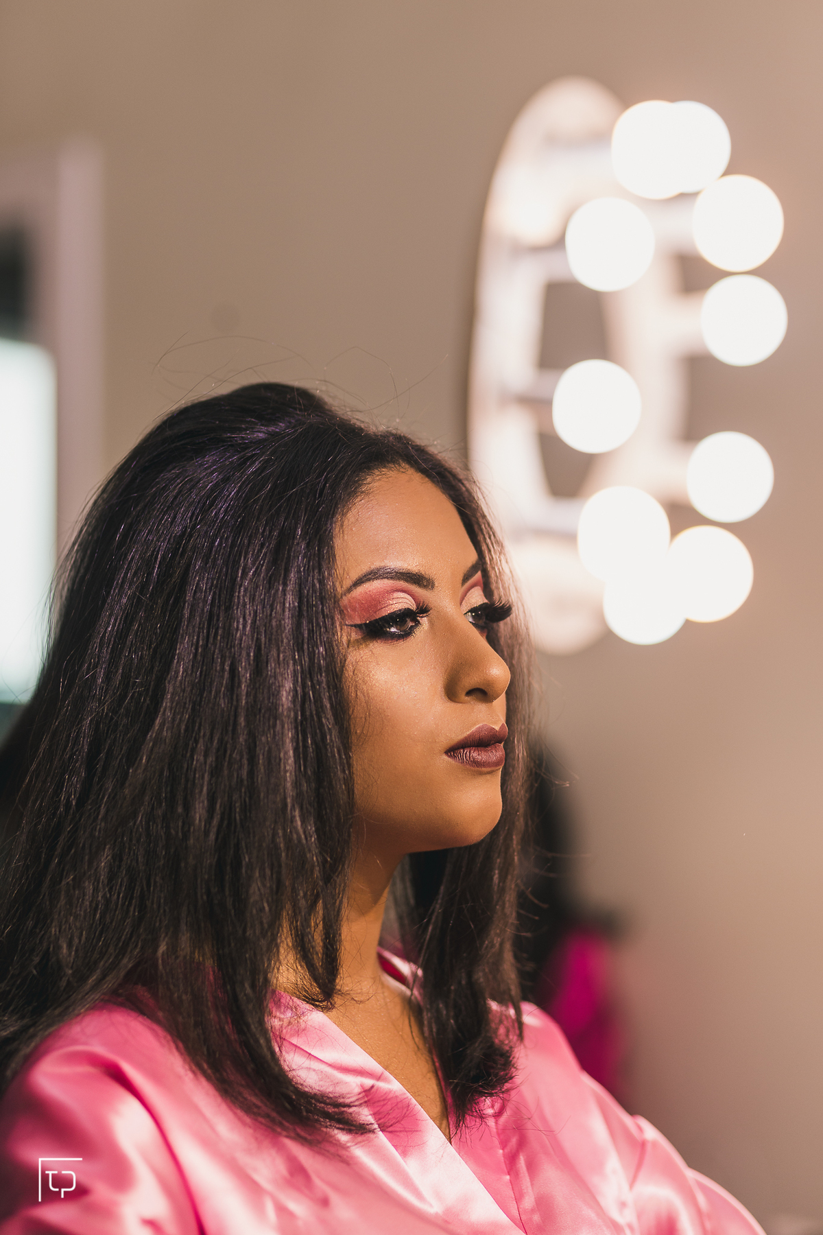 making of debutante 15 anos no Guarujá no Espaço Moure maquiadora Priscila Galvão | maquiagem makeup make delineado batom | fotografo em Guaruja Ton Prans Fotografia