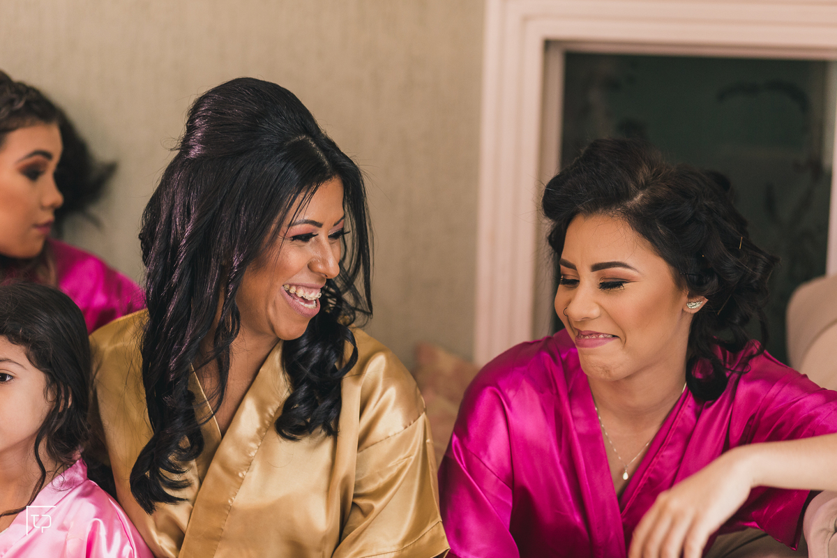 making of debutante 15 anos no Guarujá no Espaço Moure maquiadora Priscila Galvão | maquiagem makeup make delineado batom | fotografo em Guaruja Ton Prans Fotografia