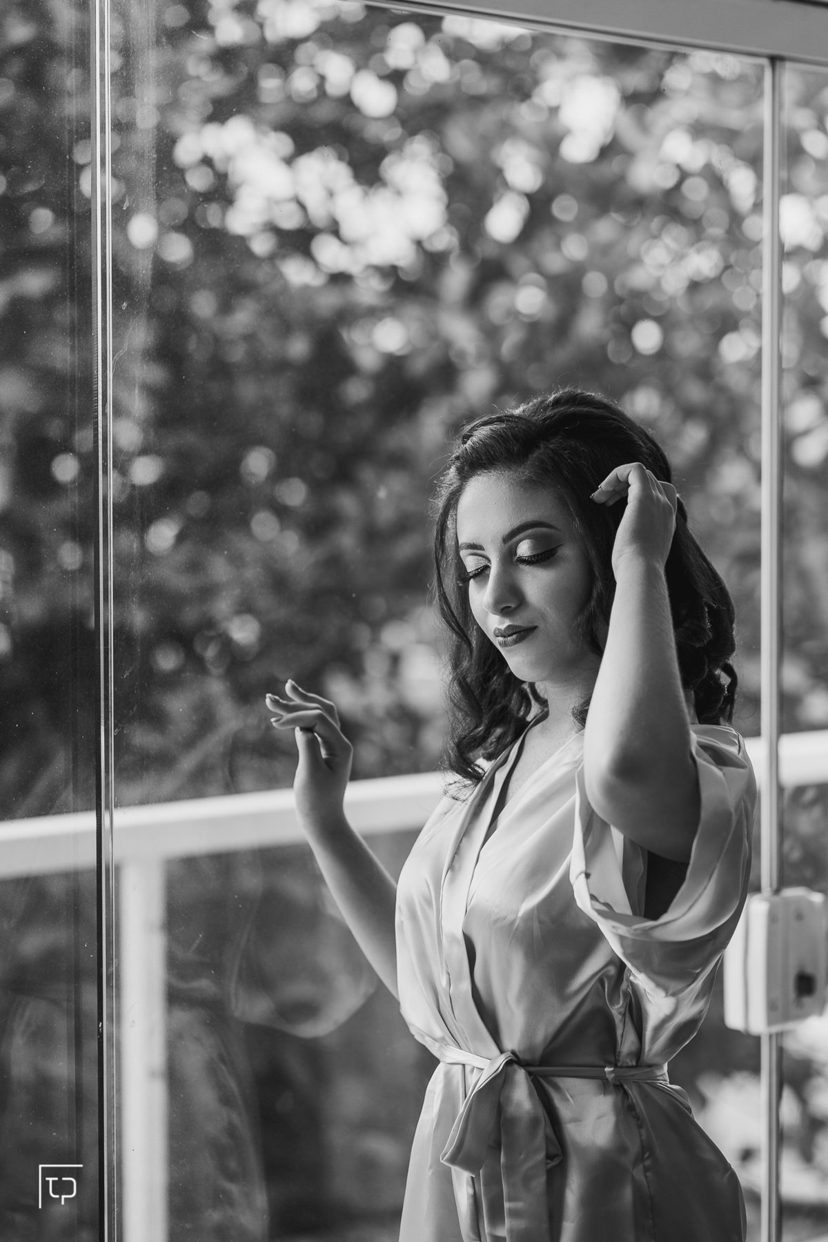 making of debutante 15 anos no Guarujá no Espaço Moure maquiadora Priscila Galvão | maquiagem makeup make delineado batom | fotografo em Guaruja Ton Prans Fotografia