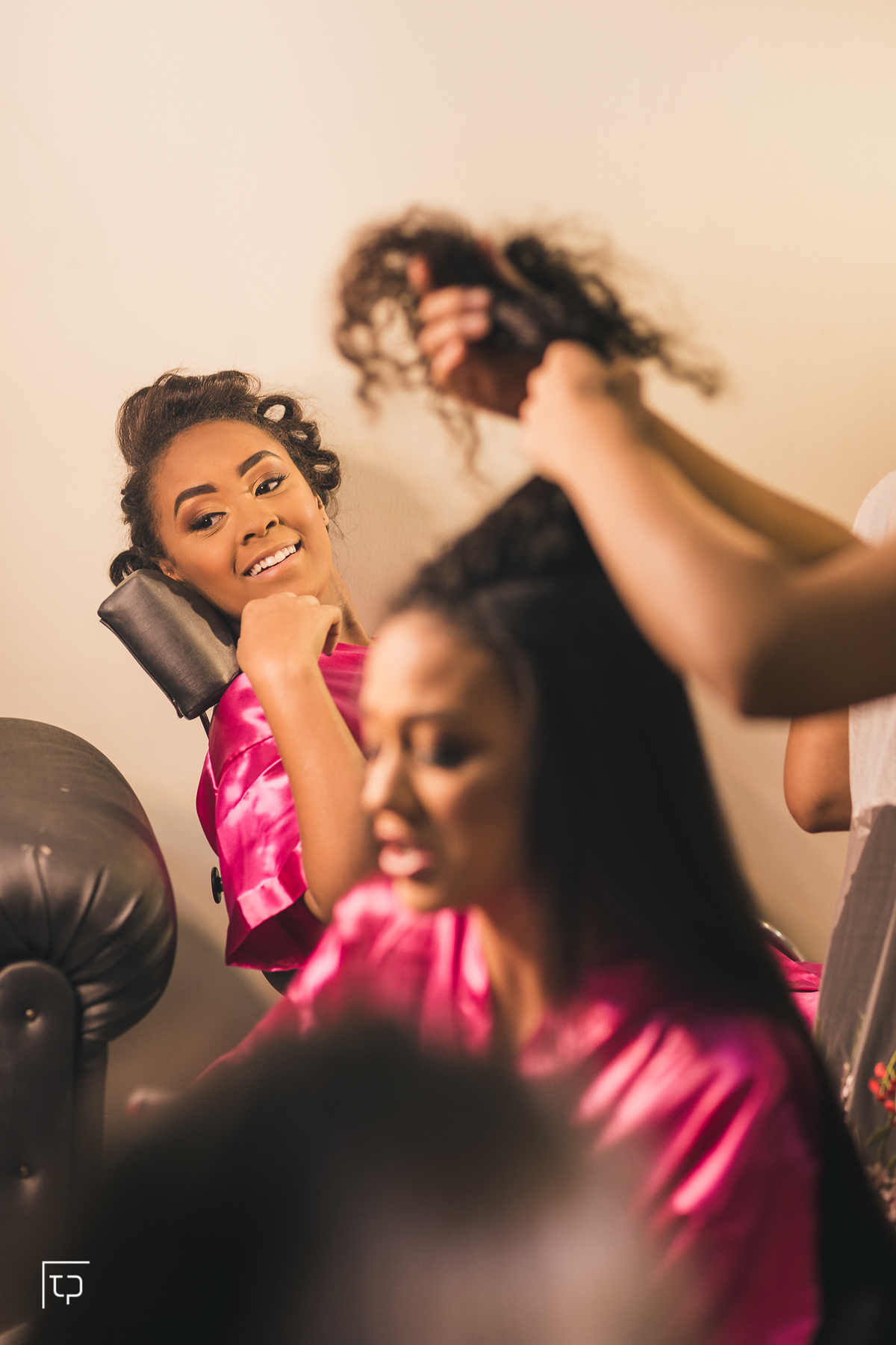 making of debutante 15 anos no Guarujá no Espaço Moure maquiadora Priscila Galvão | maquiagem makeup make delineado batom | fotografo em Guaruja Ton Prans Fotografia