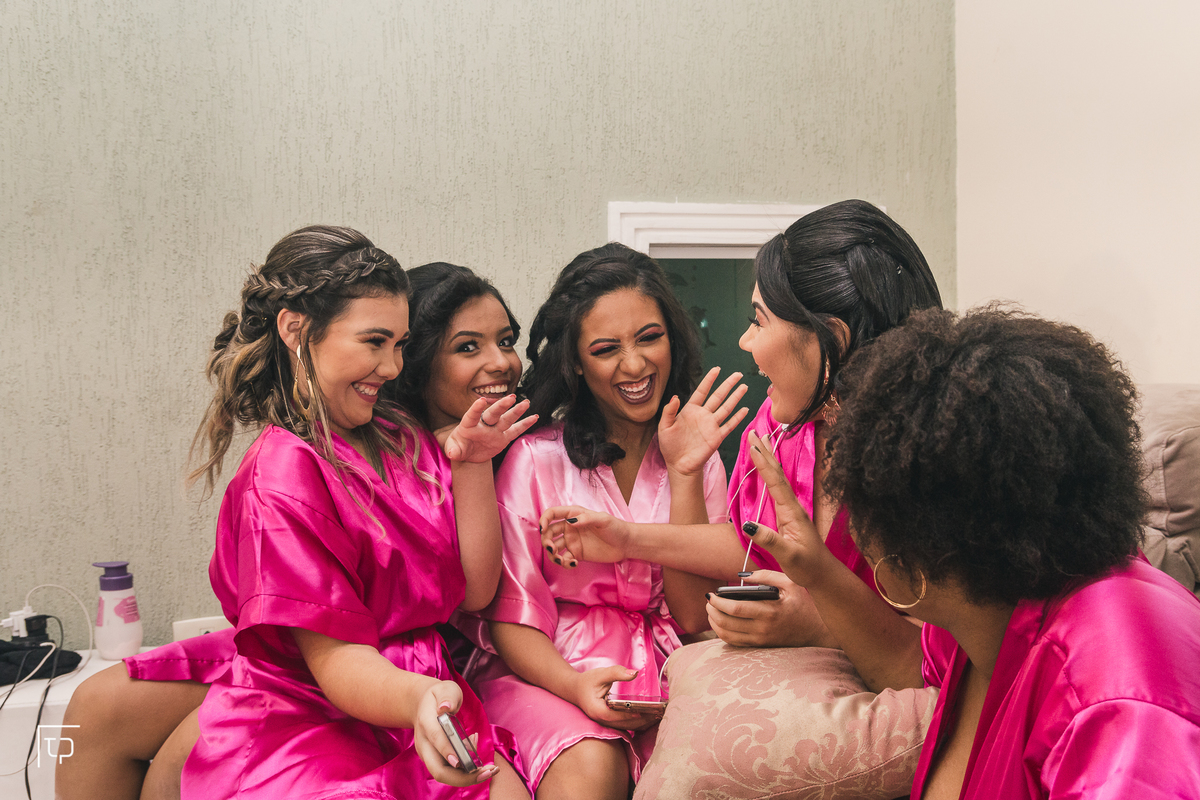 making of debutante 15 anos no Guarujá no Espaço Moure maquiadora Priscila Galvão | maquiagem makeup make delineado batom | fotografo em Guaruja Ton Prans Fotografia