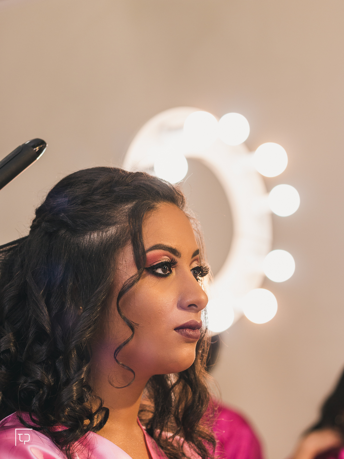 making of debutante 15 anos no Guarujá no Espaço Moure maquiadora Priscila Galvão | maquiagem makeup make delineado batom | fotografo em Guaruja Ton Prans Fotografia