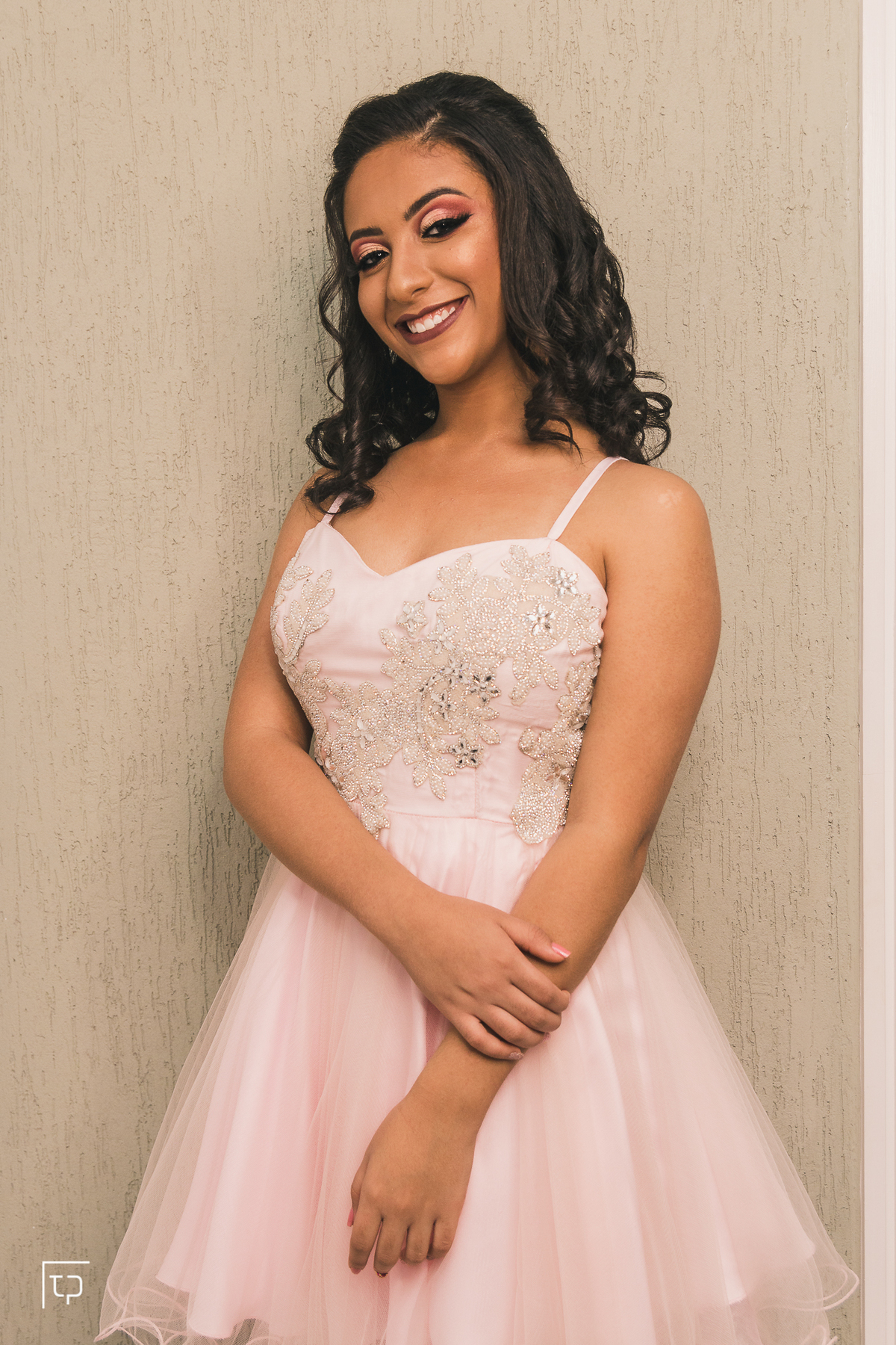 making of debutante 15 anos no Guarujá no Espaço Moure maquiadora Priscila Galvão | maquiagem makeup make delineado batom | fotografo em Guaruja Ton Prans Fotografia