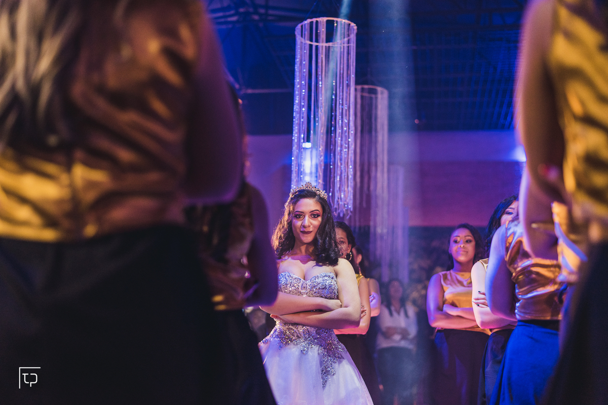 festa aniversario debutante 15 anos Espaço Atmosphera | sonho de princesa valsa cerimonia vestido inspiracao ideias criatividade decoracao | fotografo em Guaruja Ton Prans Fotografia
