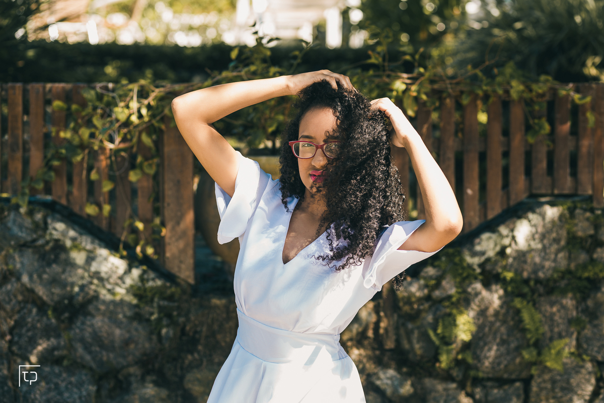 ensaio fotografico book debutante 15 anos na Praia das Conchas | inspiracao ideias criatividade poses modelo | fotografo em Guaruja Ton Prans Fotografia