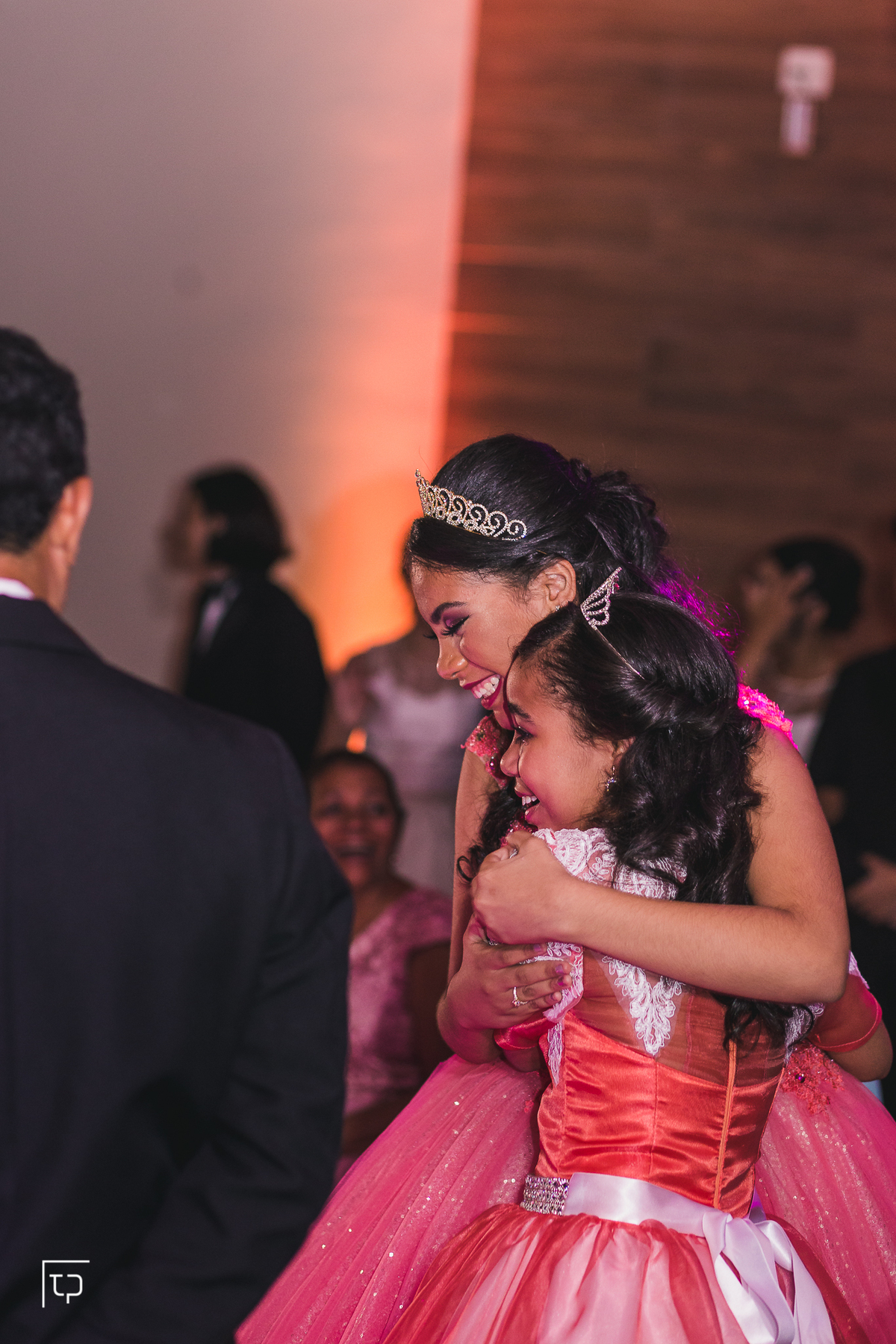 festa aniversario debutante 15 anos no Buffet Ateliê do Sabor | sonho de princesa valsa cerimonia vestido inspiracao ideias criatividade decoracao | fotografo em Guaruja Ton Prans Fotografia